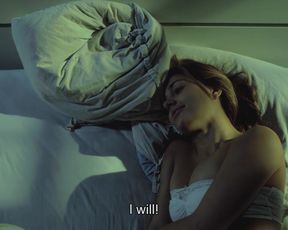 Stephania Potalivo nude - Ansigtet (2012)