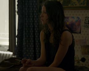 Isabel Aime Gonzalez-Sola - Fete de famille (2019) Sexy movie scene