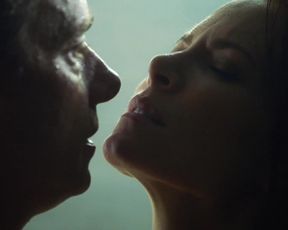 Stephanie_Drapeau_-_StartUp_s01e01 (2016)