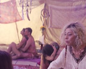 Janina Uhse, Felicitas Woll nackt - Berlin, Berlin (2020) Nude Scenes