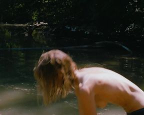 Sabrina Seyvecou nude - I tempi felici verranno presto (2016)