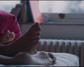 Anaïs Schwinn nude - Je suis xx nee en Y (2020)