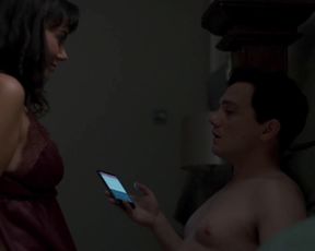 Yasmine Akram hot - Gold Digger (2019) (Season 1, Episode 1)