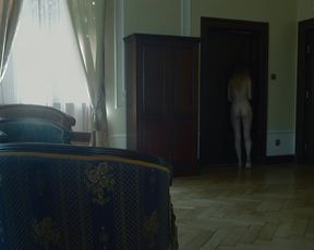 Agata Zabinska naked - Araneidae (2019)