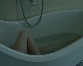 Agata Zabinska naked - Araneidae (2019)