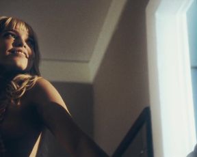 Bella Camero, Cristina Lago - Magnífica 70 s03e01e03e04e09 (2018) celeb topless TV scene