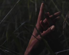 Laura Teglhoj sexy - Vandreren (2019)