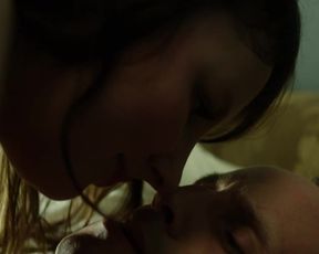 Svenja Hermuth - Tatort e1015 (2017) Nude "topless" scene