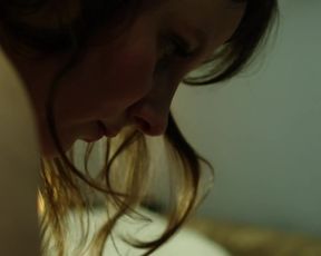 Svenja Hermuth - Tatort e1015 (2017) Nude "topless" scene