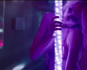 Elle Evans - Scouts Guide to the Zombie Apocalypse (2015) Striptease sexy video