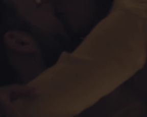 Julie De Bona nude - Un regret (2015)