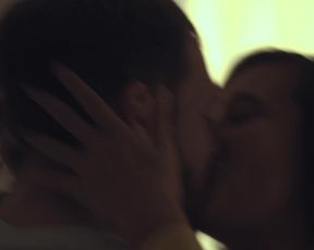 Julie De Bona nude - Un regret (2015)