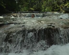 Natalya Frey naked - Poteryannyy ostrov (2018)