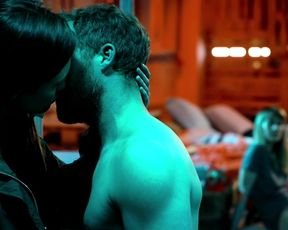 Emily Cox, Cordelia Wege, Cornelia Ivancan - Spuren des Bosen Liebe (2015) Sexy film scenes