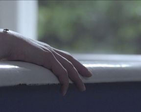 Jowita Budnik naked - Ptaki spiewaja w Kigali (2017)