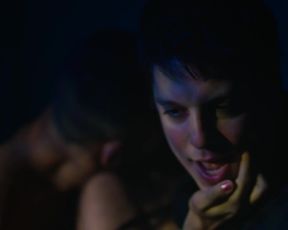 Giselle Batista, Dora Figueiredo, Mia Mello - Homens s02e08 (2020) Hot of staging scene