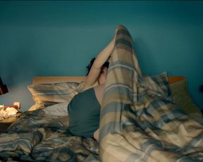 Marlene Morreis - Komm schon! s01e01 (2015) Nude TV movie scene