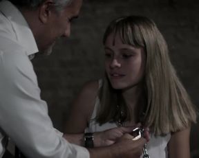 Esmeralda Moya - Por si me muero (2016) Naked actress in a movie scene