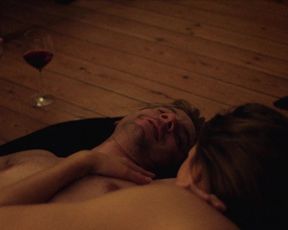 Amanda Collin naked - En Frygtelig Kvinde (2017) Trailer