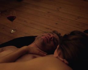 Amanda Collin naked - En Frygtelig Kvinde (2017) Trailer