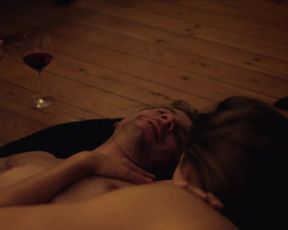 Amanda Collin naked - En Frygtelig Kvinde (2017) Trailer