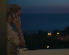 Virginie Efira - Un homme a la hauteur (2016) Сut naked video