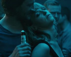 Lisa Wagner naked - Kommissarin Heller - Verdeckte Spuren (2017)