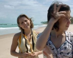 Nanda Costa, Leticia Colin, Marjorie Estiano naked - Entre Irmas (2017)