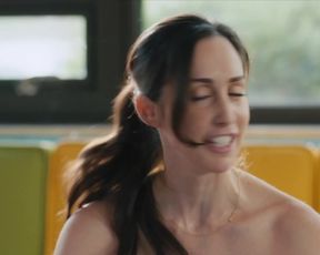 Catherine Reitman, Dani Kind, Juno Rinaldi sexy - Workin Moms (2017) (Season 1, Episode 1)