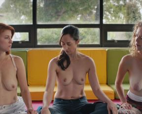 Catherine Reitman, Dani Kind, Juno Rinaldi sexy - Workin Moms (2017) (Season 1, Episode 1)
