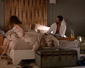 Anja Knauer - Die Inselarztin s01e01 (2018) Naked actress in a "topless" scene