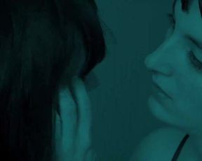 Melodie Bujold, Sandrine Farina - Buzz Mec Mag (2015) Сut naked video