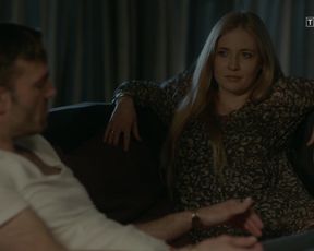 Paulina Chapko - Miasto skarbow s01e09 (2017) Naked sexy video