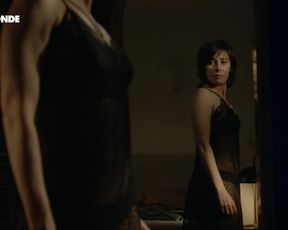 Marilyne Canto - Une vie apres (2018) Naked TV movie scene