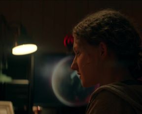 Simona Brown, Tallulah Haddon - Kiss Me First s01e02 (2018) celebrity hot scene