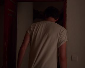 Lola Saint-Gilles sexy - Adele en aout (2016)