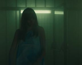 Ana de Armas nude, Sallie Harmsen naked, Mackenzie Davis Nude - Blade Runner 2049 (2017) All Scenes