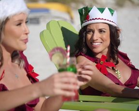 Brielle Carter, Alea Figueroa - Elfette Saves Christmas (2019) Naked actress in a 1080