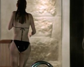 Aure Atika, Melanie Laurent - De battre mon coeur s'est arrêté (2005)