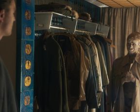 Victoria Sordo, Emma Jane - Am Abend aller Tage (2016) Naked actress in a "topless" scene