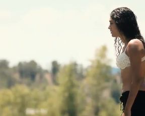 Sienna Miller, Golshifteh Farahani Sexy - Just like a woman (2012)