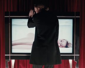 Sarah Gadon sexy – Antiviral (2012)