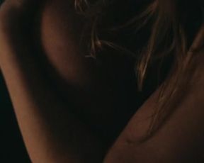 Ann Eleonora Jorgensen, Yngvild Stoen Grotmol, Fanny Louise Bernth - Herrens Veje s01e06 (2017)