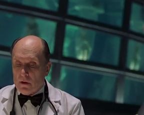 Sarah Wynter Nude - The 6th Day (2000)