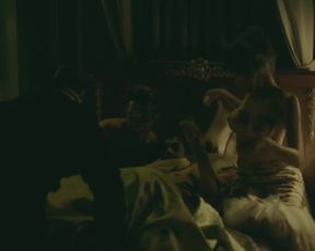 Paulina Davila,Teresa Ruiz, Solana Azulay nude - Aqui en la Tierra s01 (2018)