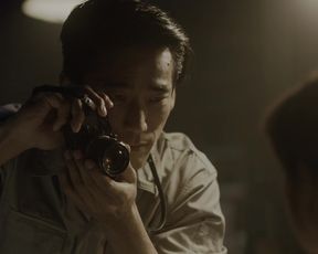 Alicia Vikander, Riley Keough, Riley Keough nude, Topless, Sex, FF in 'Earthquake Bird'