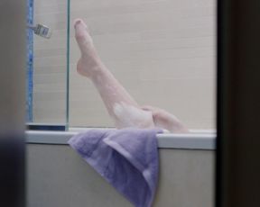 Stacey Maltin, E'dena Hines nude - Landing Up (2017)