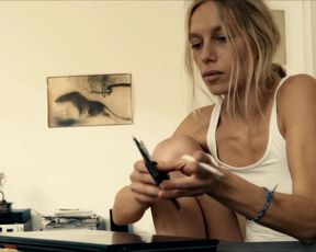 Lotta Doll naked - Liebe mich (2017)