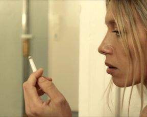 Lotta Doll naked - Liebe mich (2017)