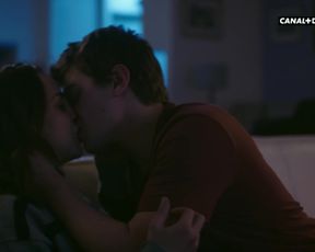 Alice Belaidi Sexy, Hot Scene in TV Show 'Hippocrate'